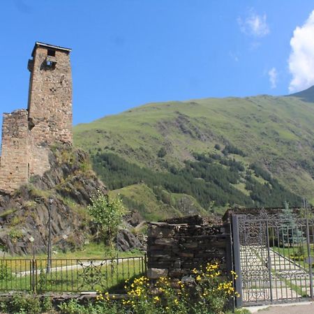 Warm House Pensionat Kazbegi Exteriör bild