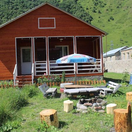 Warm House Pensionat Kazbegi Exteriör bild